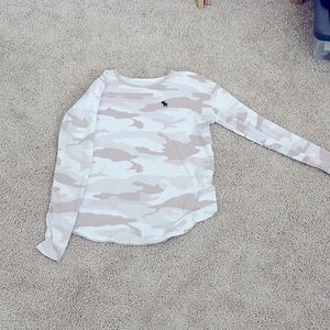 Long sleeve Abercrombie kids shirt, super soft and stretc
